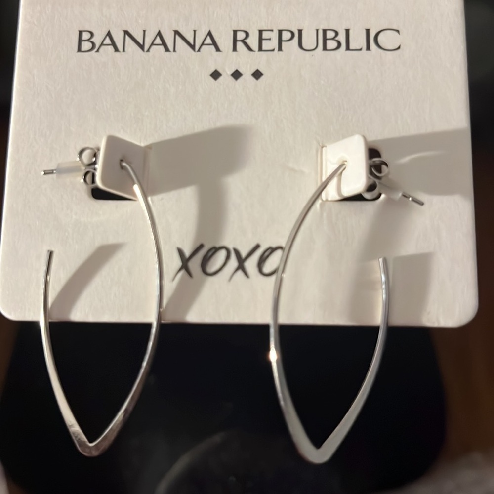 Banana Republic Factory XOXO Silver Tone Pierced Dangle Earrings